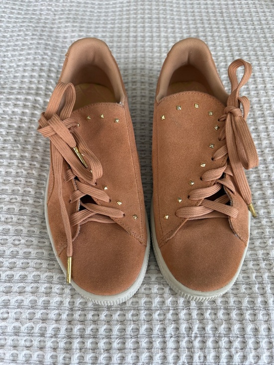 Puma Shoes - Women’s PUMA Suede Lace-Up Sneakers in size 7